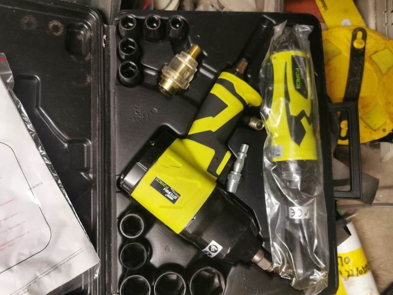Draper storm force air impact wrench & ratchet kit