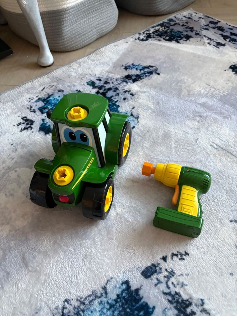 John Deer Build a Tractor