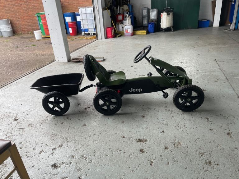 Berg Jeep ride on pedal Go-Kart and Trailer