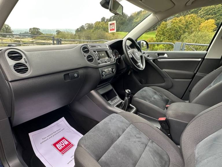 2014 Volkswagen Tiguan 2.0 TDI BlueMotion Tech Match SUV 5dr Diesel Manual 2WD Euro 5 (s/s) (140 ...