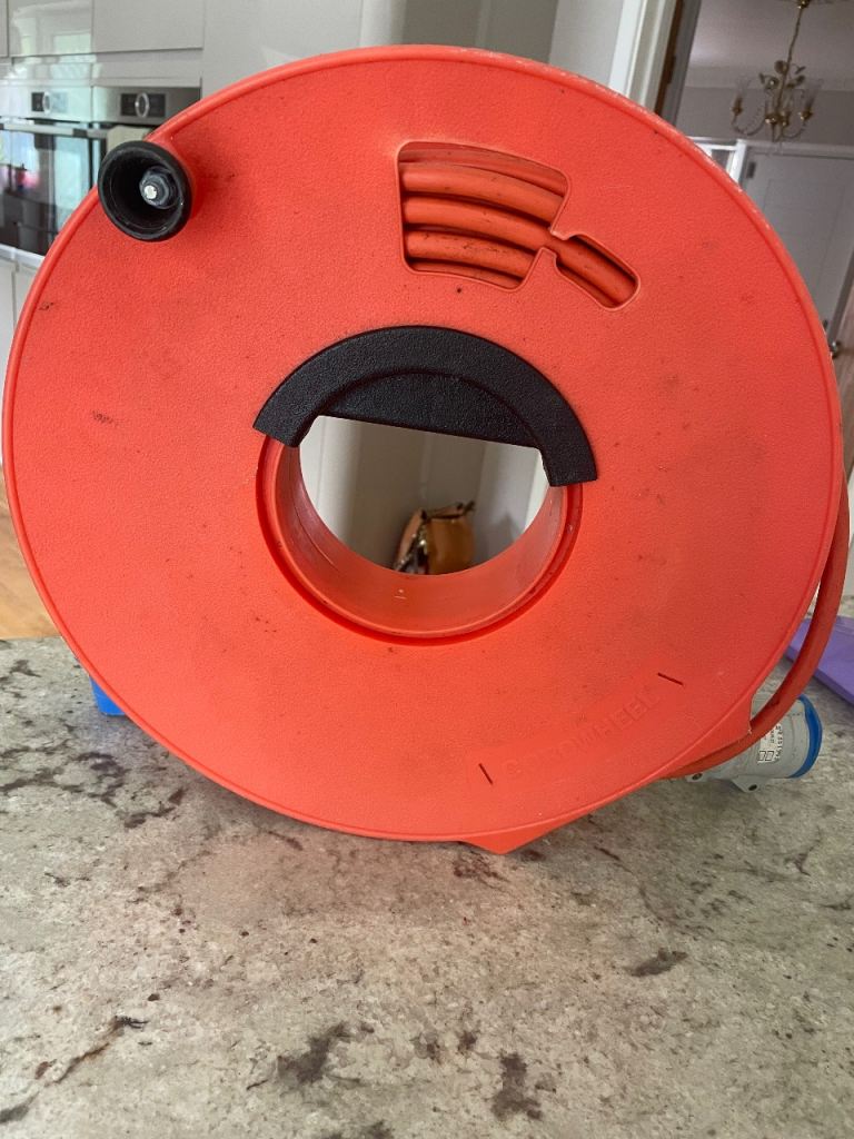 Caravan hook up electric cable 