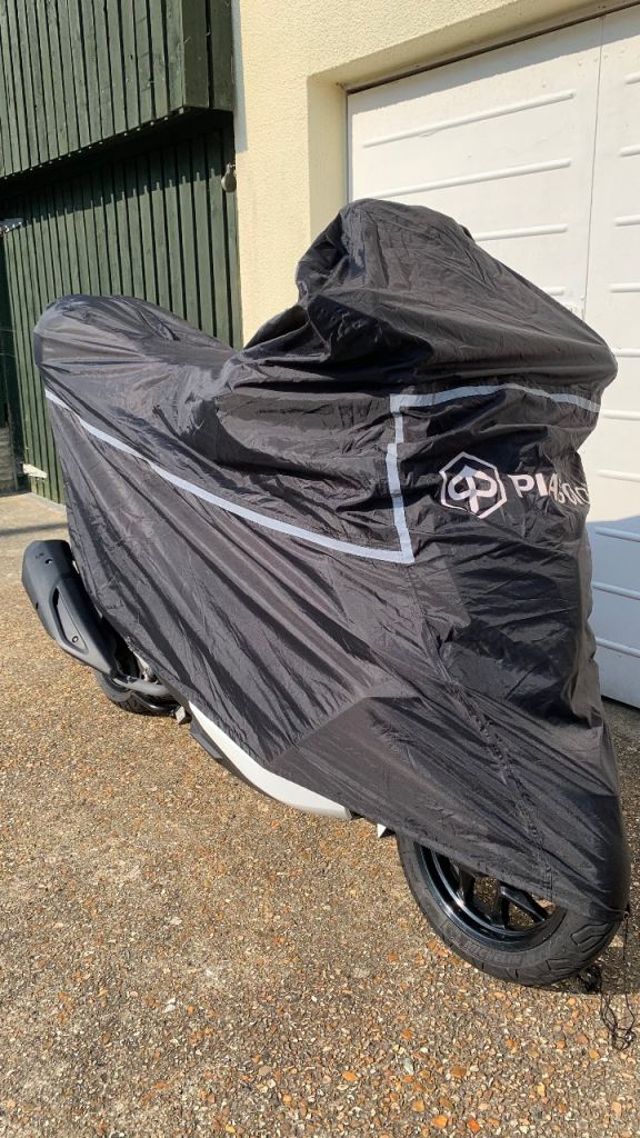 Piaggio MP3 Scooter Cover