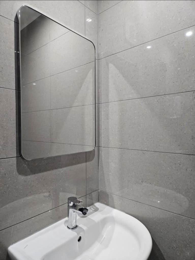 Brand new Bathroom Mirror for Sale – £35