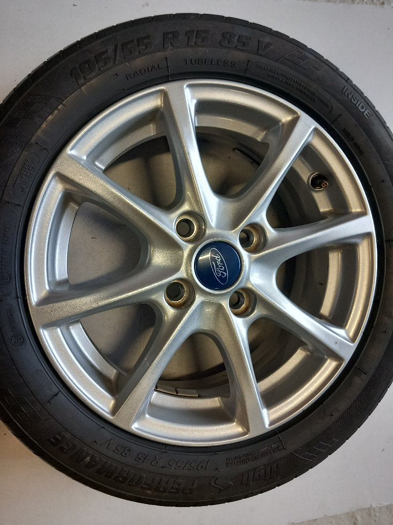 2 Ford Fiesta alloy wheels 