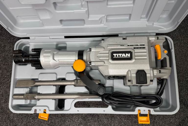 Titan TTB811DRH 16.4kg Hex Shank Electric Concrete Breaker 230V EX DISPLAY