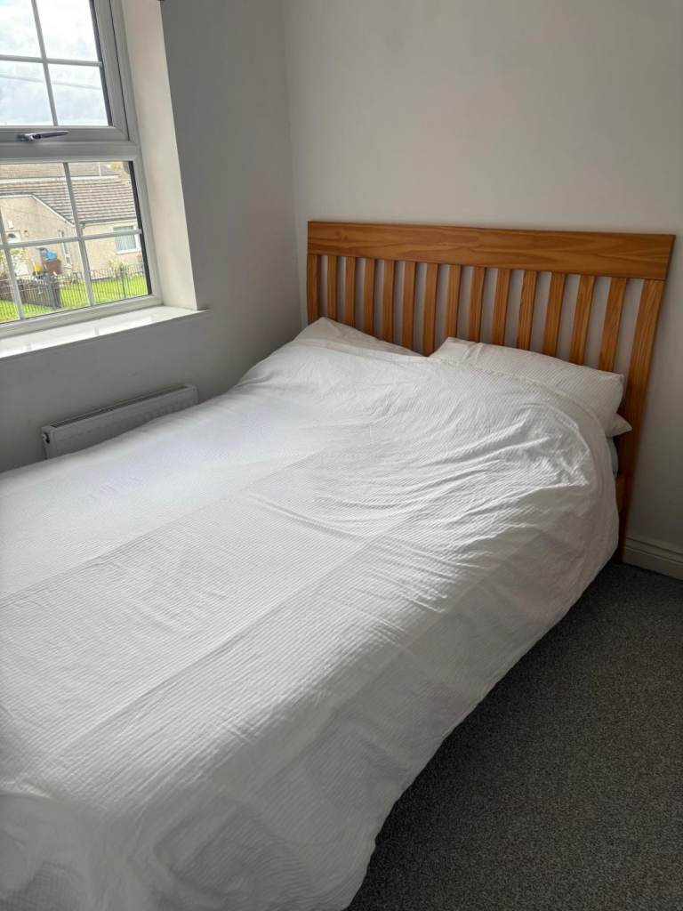 Pine double bed 