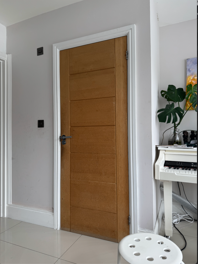 6 Internal Doors – 2 x Certified FD30 Fire Doors + 4 x Oak Doors – £200 for all 