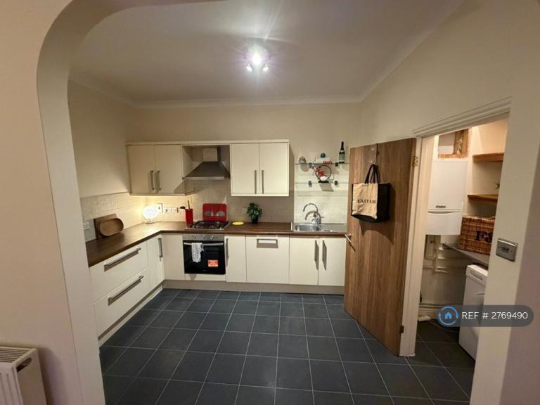 2 bedroom flat in Penn Court, Winchester, SO23 (2 bed) (#2769490)