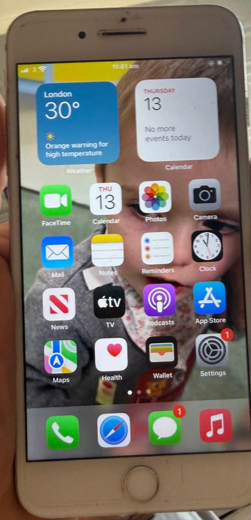 Apple iPhone 7 Plus - White/Silver, Fair Condition