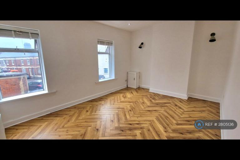 1 bedroom flat in Redlaver Street, Cardiff, CF11 (1 bed) (#2805136)
