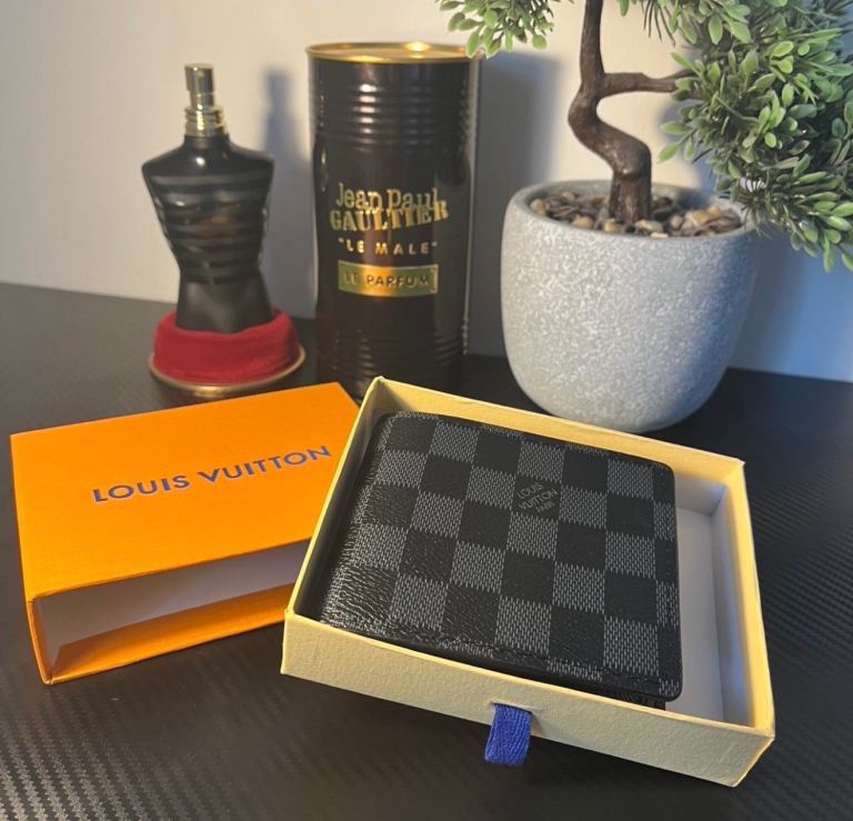 LV WALLET 