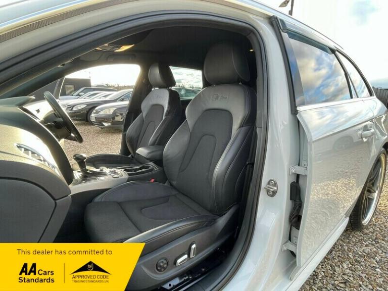 Audi A4 Avant 2015 2.0 TSFI S LINE AUTO PETROL