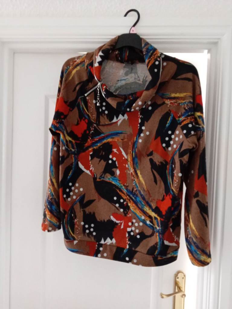Ladies Top by KLASS Size L
