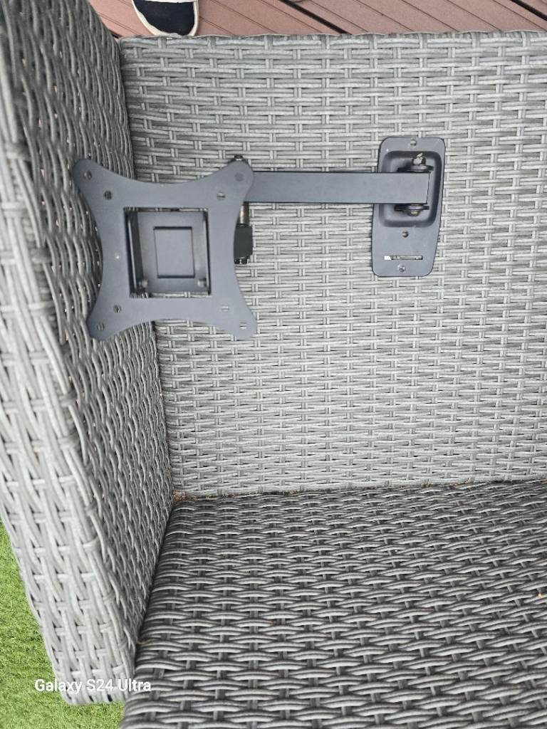 TV BRACKET GREY IDEAL FOR UPTO 24 INCH TV