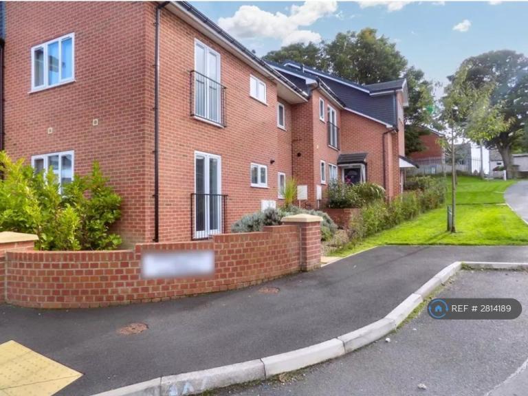 2 bedroom flat in Berwig Court, Coedpoeth, Wrexham, LL11 (2 bed) (#2814189)