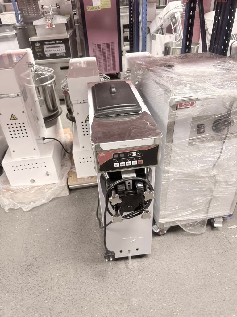 Commercial ice cream gelato maker machine cafe shop restaurant 