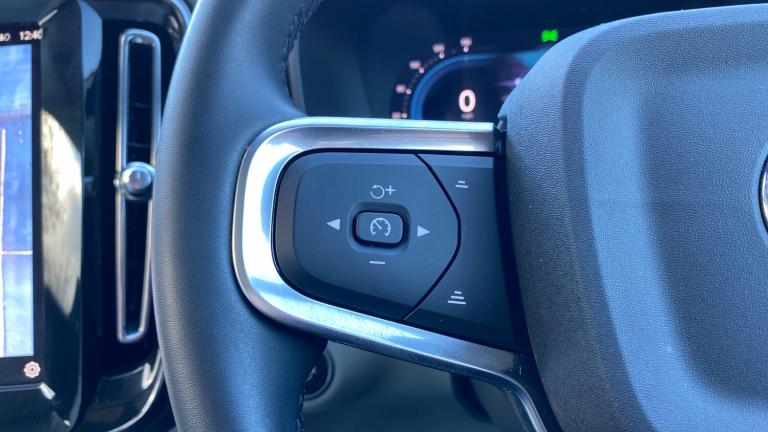 2025 Volvo XC40 2.0 B3P Ultra Dark 5dr Auto Petrol Estate Estate Petrol Automatic