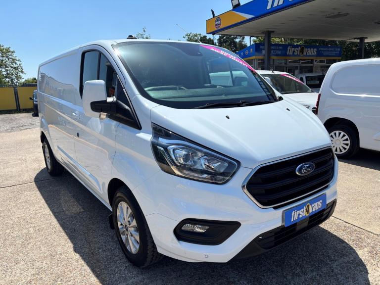 FORD TRANSIT CUSTOM 2.0 EcoBlue 130ps L2 Low Roof Limited Van