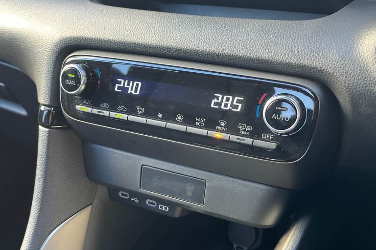 2024 Mazda Mazda2 HYBRID 104518 Hatchback Hybrid Automatic