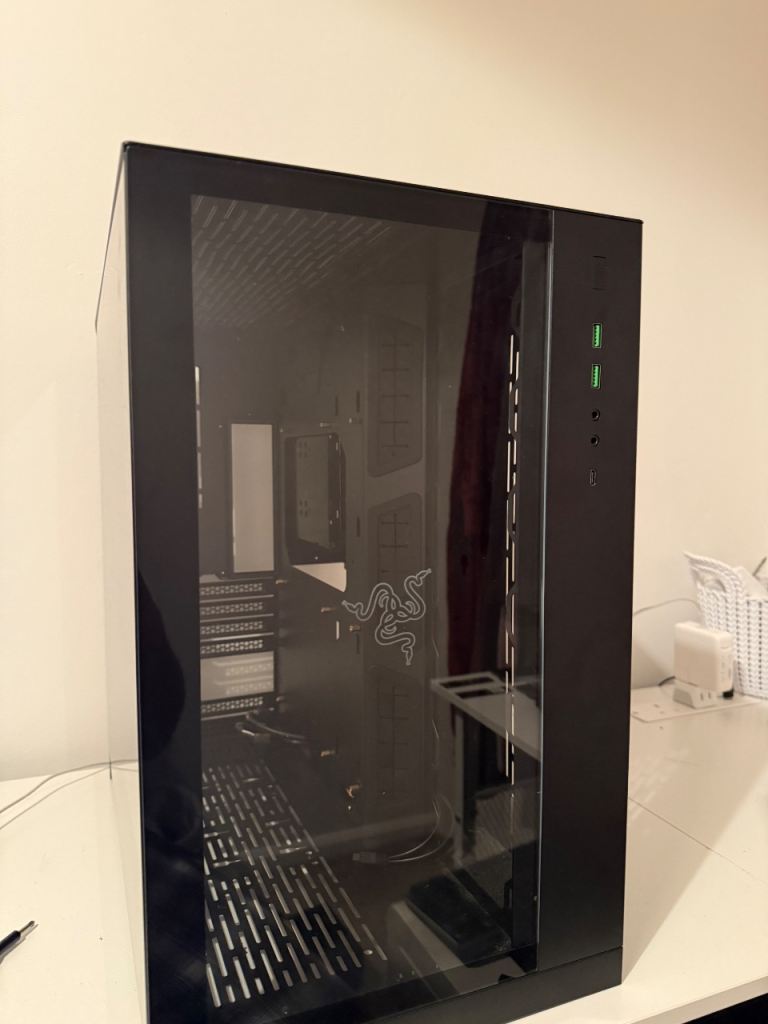 Lian Li PC-O11 Razer Edition RGB Mid Tower Case - Black