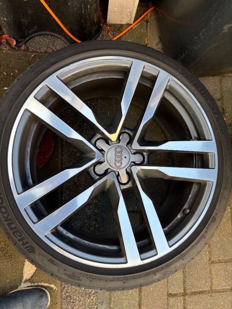 AUDI TT 19” Alloy Wheels and Tyres
