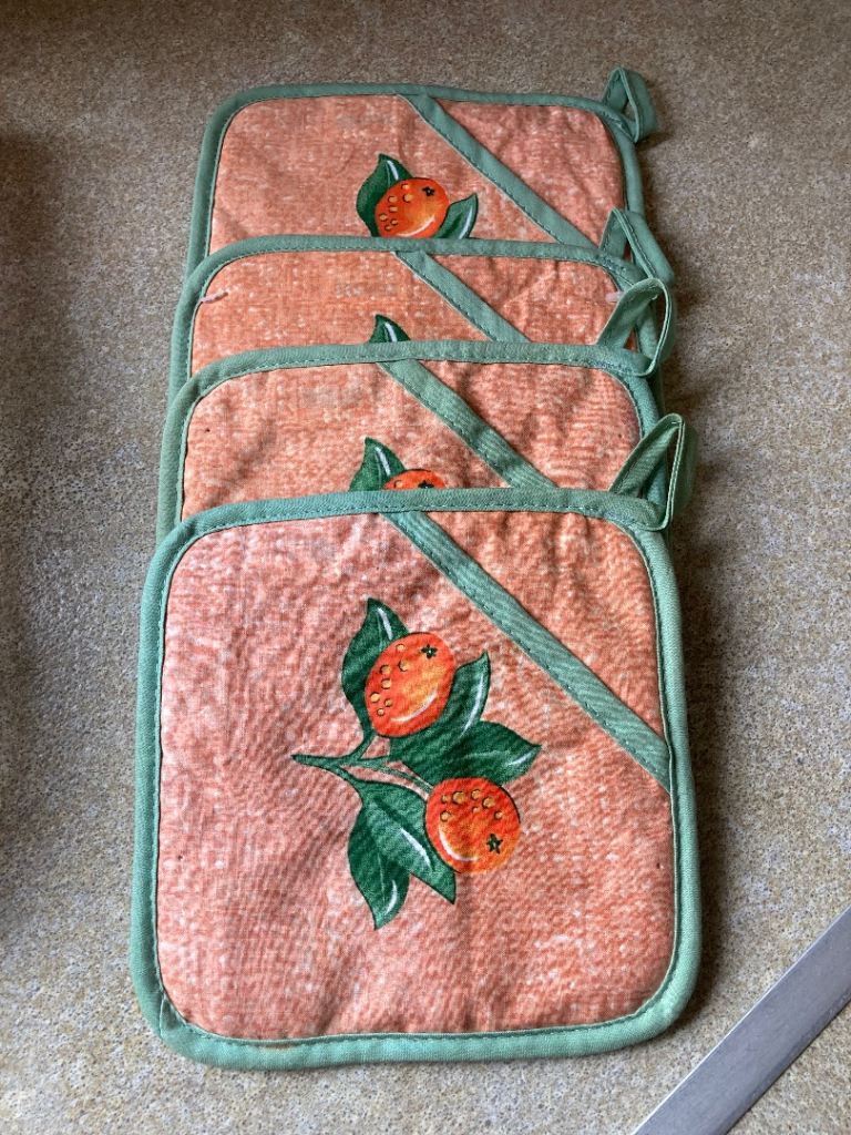 New Oven Gloves x 4
