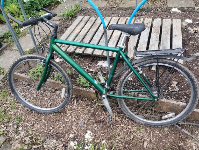 Raleigh Mountain Bike 26" Wheel Shimano STI 21 Gear 
