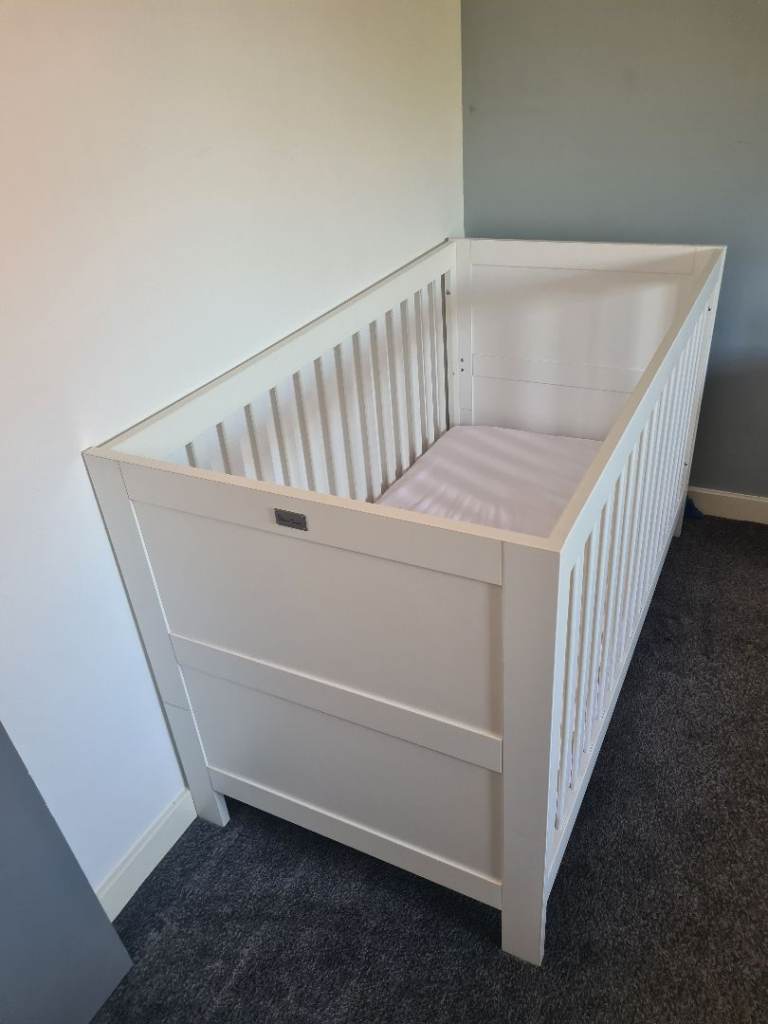 Silver cross cot bed