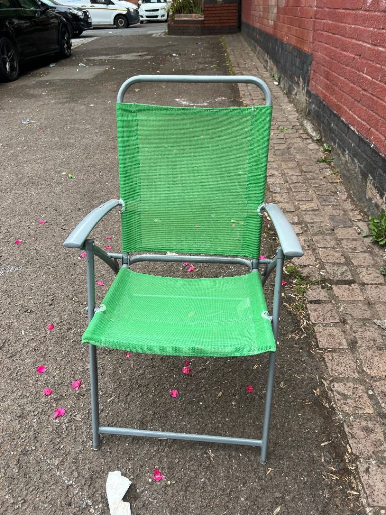 Green Folding Camping Chair – Good Condition