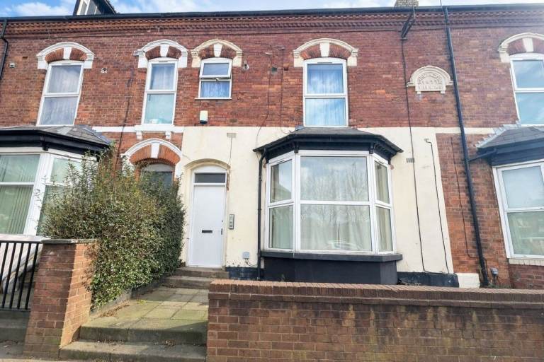 ***ONE BEDROOM FLAT *BIRCHFIELD ROAD*** EXCELLENT LOCATION ** SPACIOUS ROOM**AVAILABLE NOW**