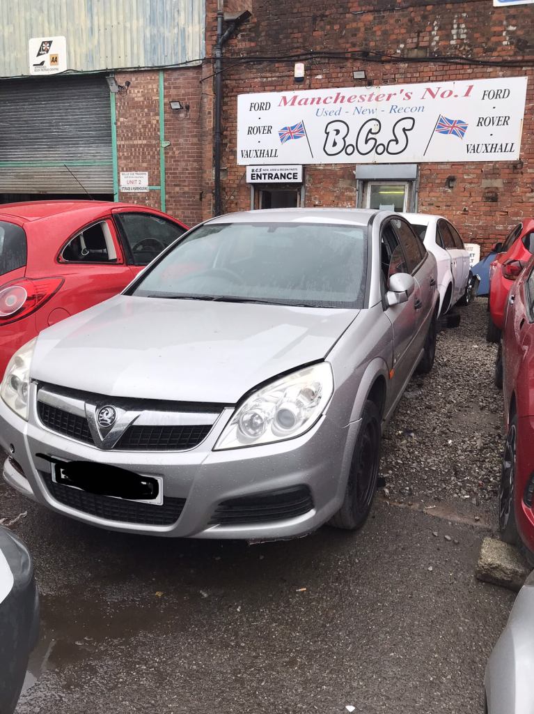 Vauxhall Vectra. Front Bumper. Silver. 
