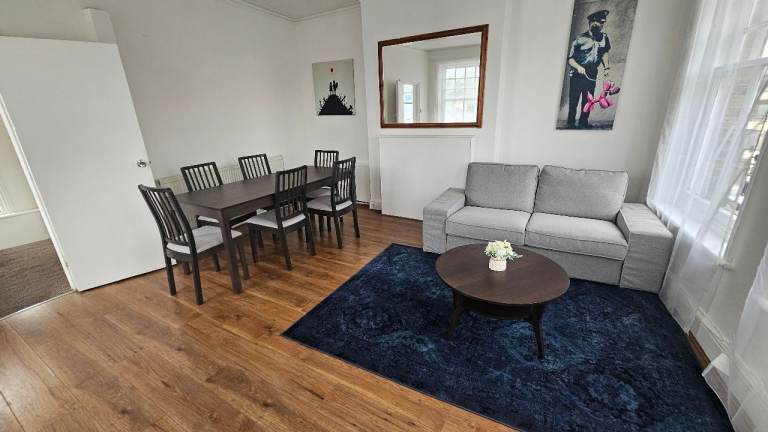 2 bedroom flat - Blackeath