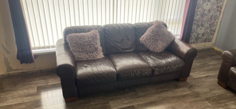Brown Leather 3-Seater Sofa – Good Condition