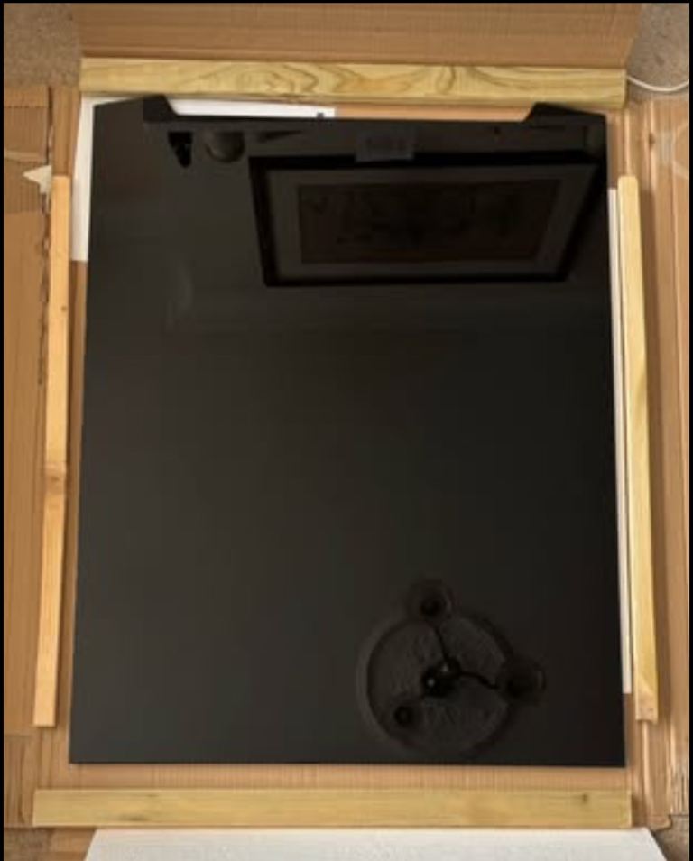 Black Splash Back 600 x 750
