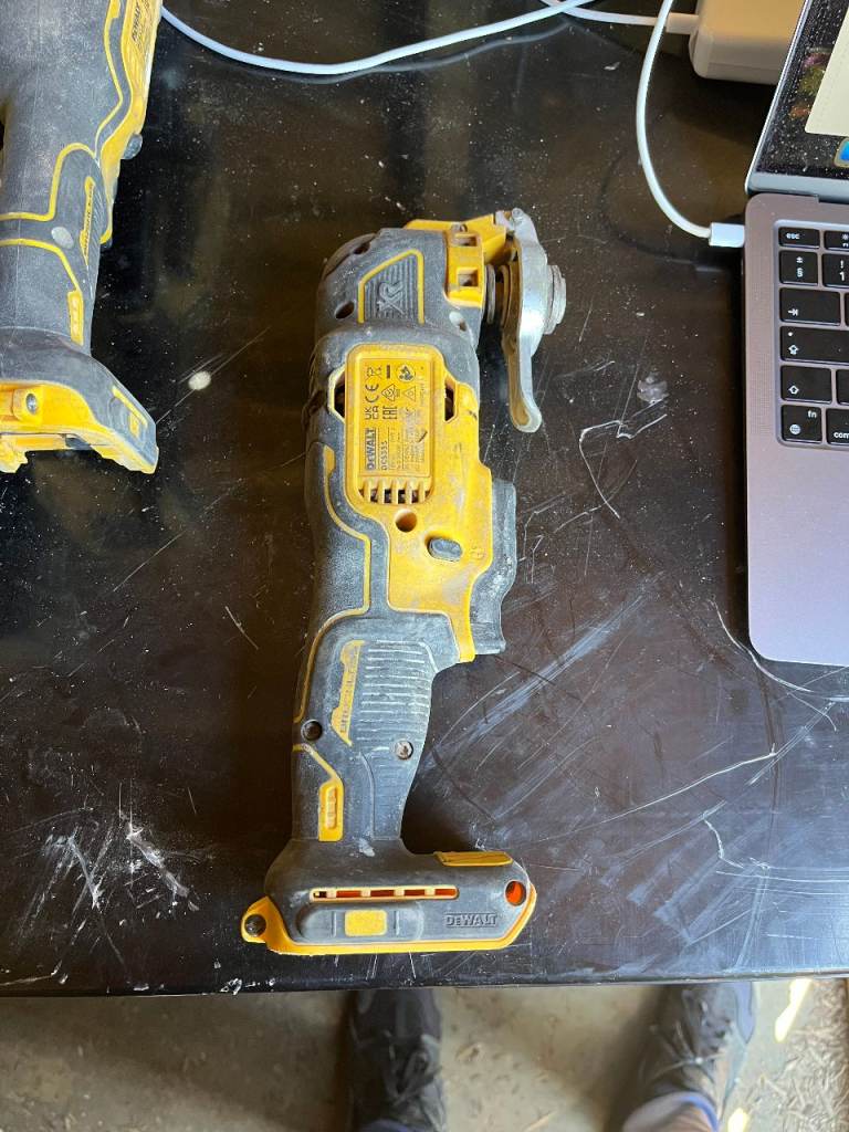 Dewalt Oscillating Multi-Tool – Good Condition