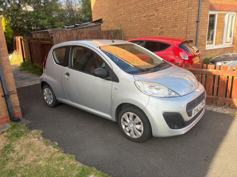 Peugeot, 107, Hatchback, 2013, Manual, 998 (cc), 3 doors