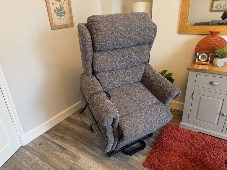 Riser recliner
