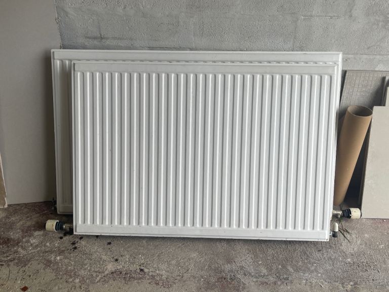 3 Radiators with thermostats