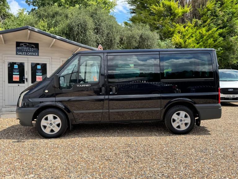 2009 Ford Transit Low Roof 8 Seater Limited TDCi 140ps MPV DIESEL Manual