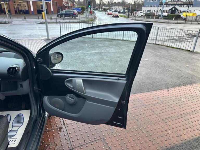 2011 Toyota AYGO 1.0 VVT-i Go MultiMode Euro 5 5dr (AC) HATCHBACK Petrol Automatic