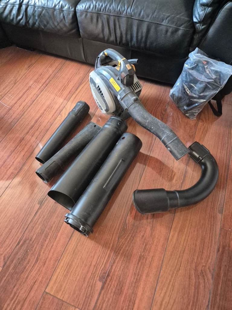 Petrol garden blower