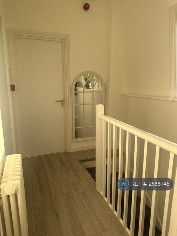 1 bedroom in Charlton Lane, London, SE7 (#2688745)