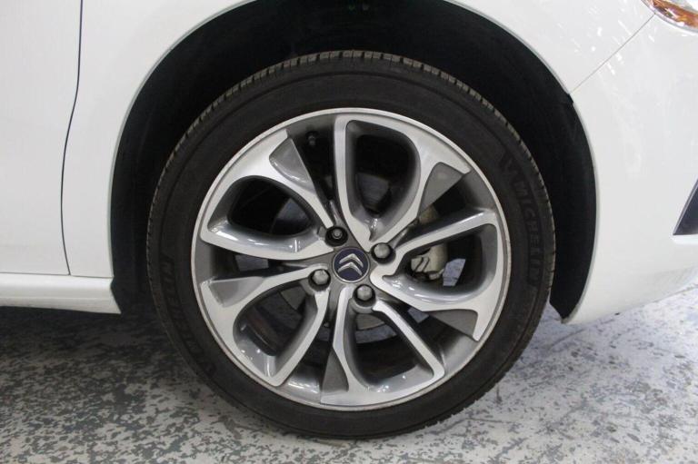 CITROEN DS4 1.6 e-HDi Airdream DStyle Nav Euro 5 (s/s) 5dr 2015