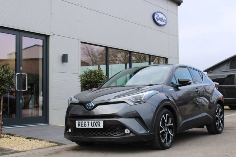 2017 67 TOYOTA C-HR 1.8 VVT-H DYNAMIC SUV 5DR PETROL HYBRID CVT EURO 6 (S/S) (12