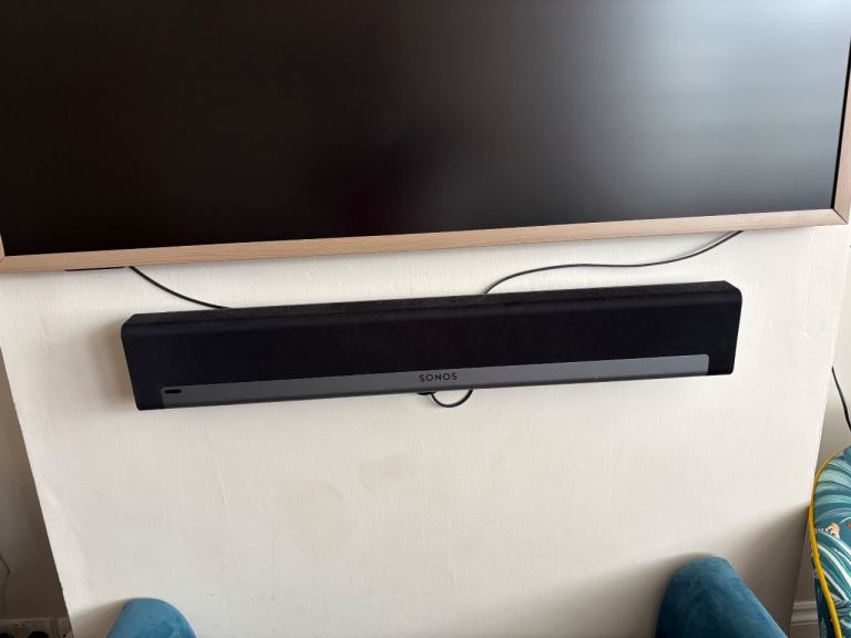 Sonos bar + 2 Sonos play 1 speakers 