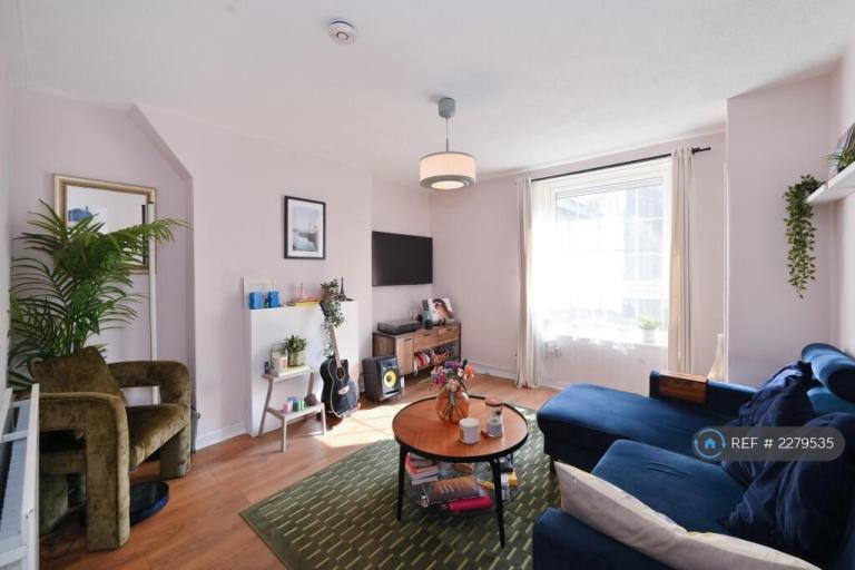 image for 2 bedroom flat in Montrose House, London, E14 (2 bed) (#2279535)