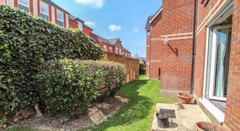 2 bedroom town centre apartment