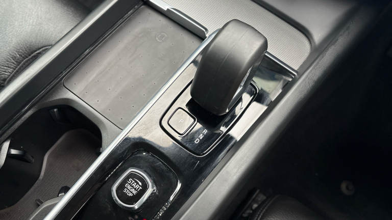 2023 Volvo S60 Plus Dark B5 (250 hp) Saloon Petrol/Electric Hybrid Automatic