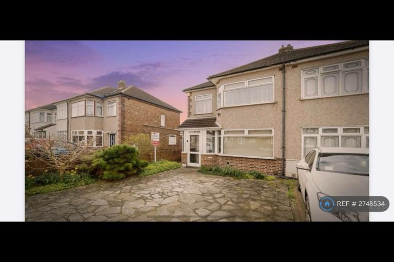 3 bedroom house in London, London, RM13 (3 bed) (#2748534)