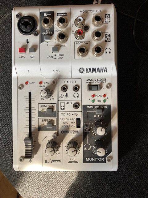 Yamaha AG03 Mixing Console - White, Good Condition